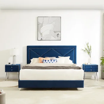 Двуспальная кровать с двумя прикроватными тумбочками Красивые латунные заклепки Украшают Синее изголовье, Прочные деревянные рейки + металлические ножки с гальваническим покрытием