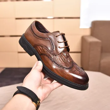 Весенняя новая обувь из натуральной кожи с тиснением под крокодила, модные мужские деловые модельные туфли с перфорацией типа 
